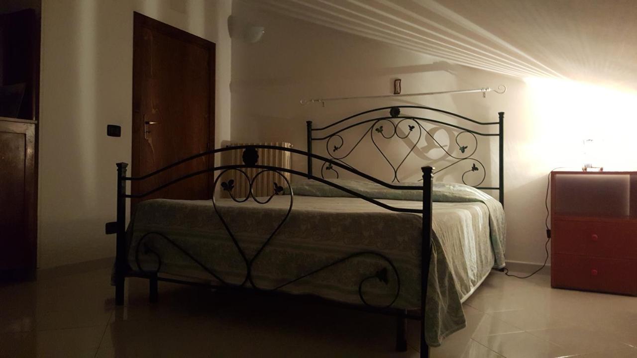 B & B La Mansarda Монополи Экстерьер фото