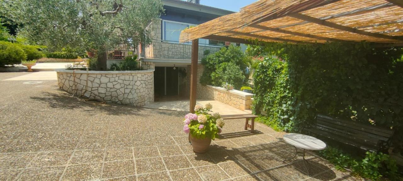 B & B La Mansarda Монополи Экстерьер фото
